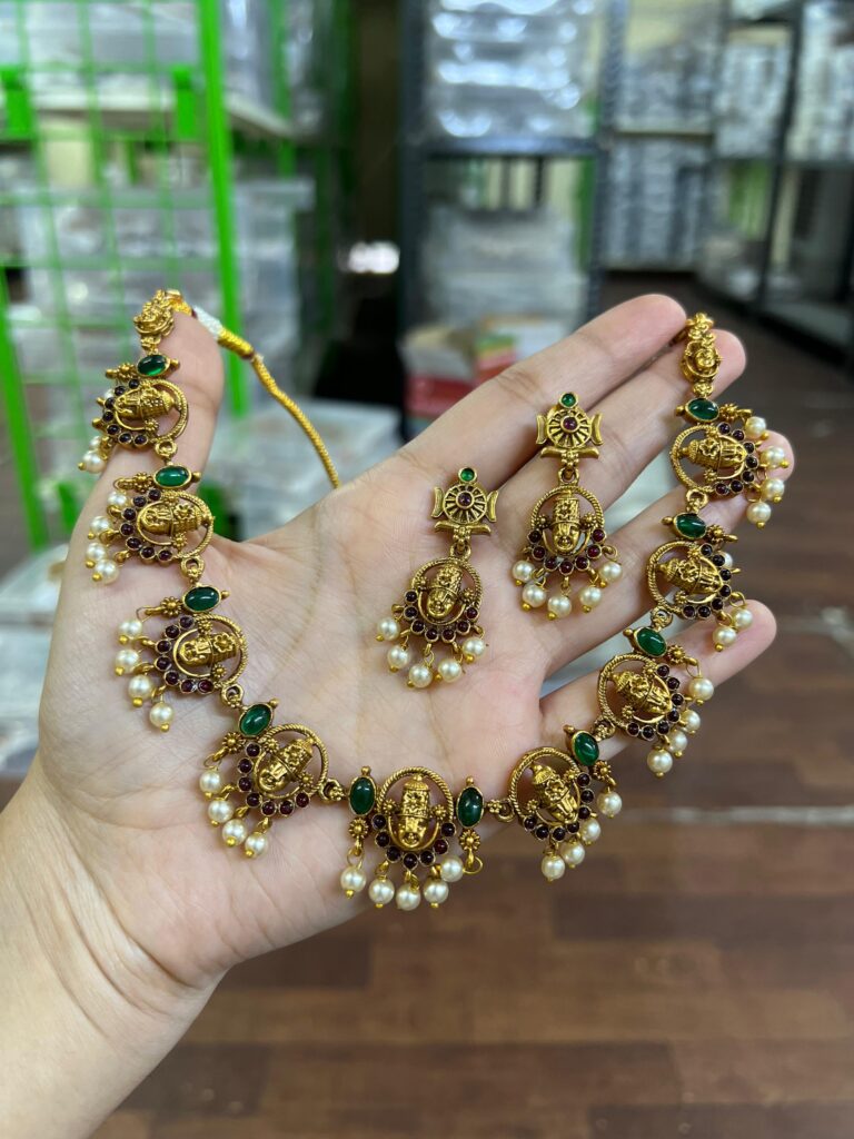 NECKLECE
