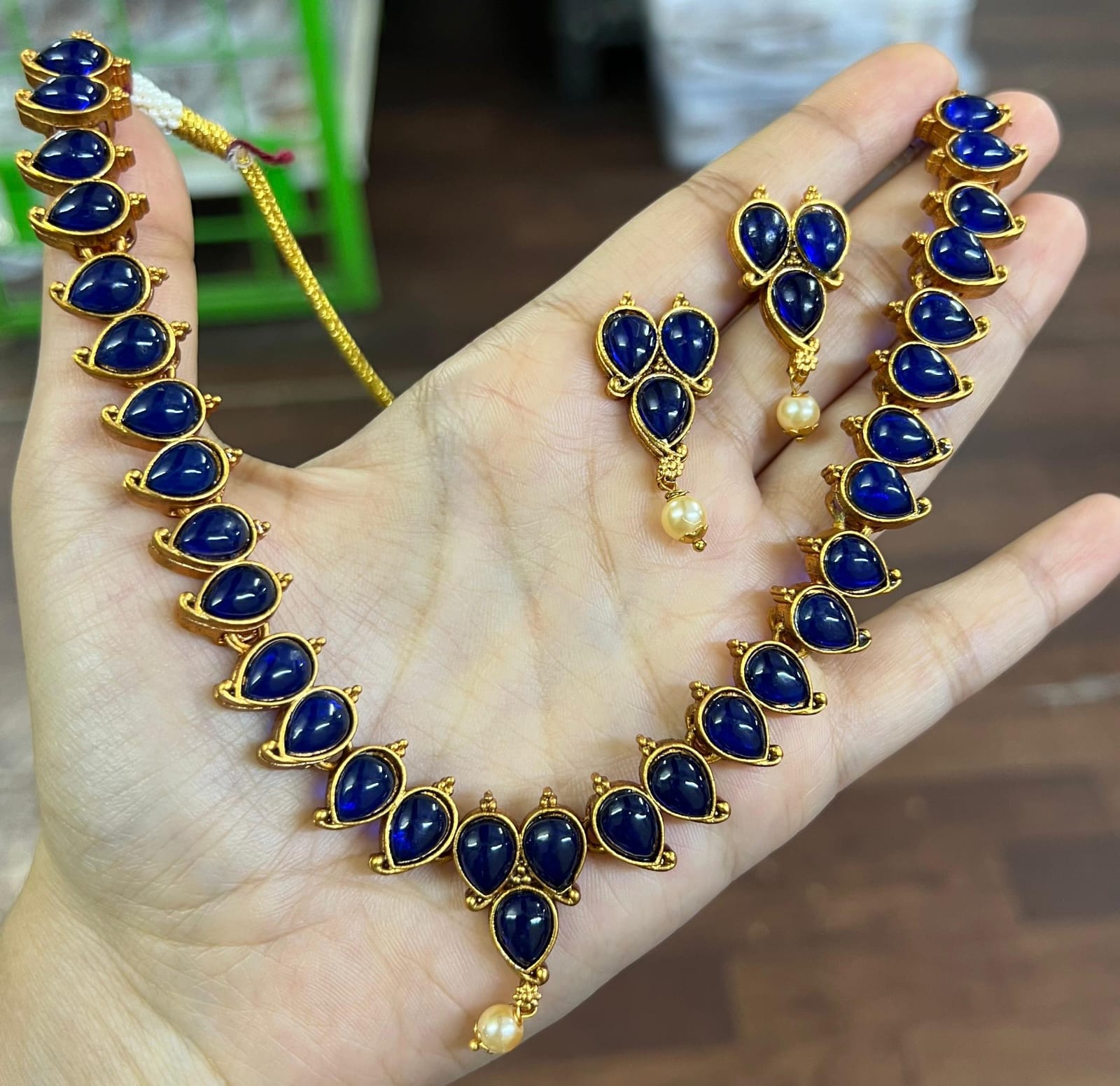 NECKLECE BLUE