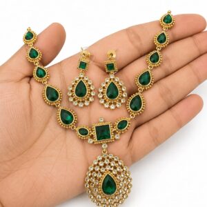 Ad stone green necklece