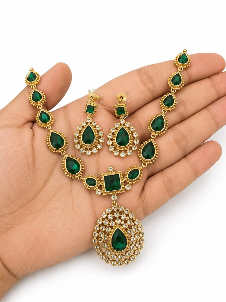 Ad stone green necklece