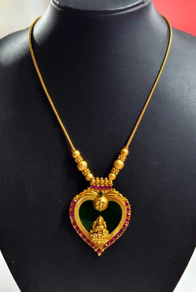 lekshmi locket chain