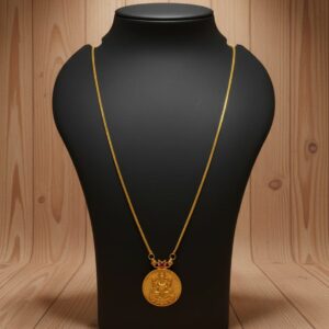 lekshmi locket simple chain