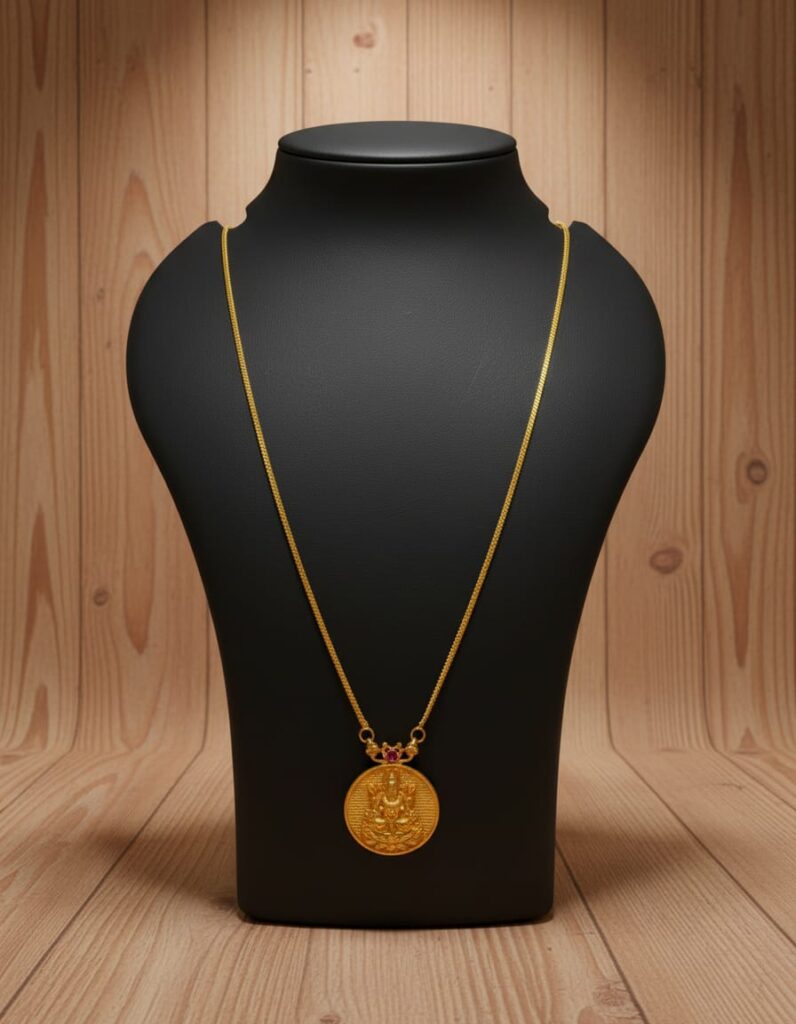 lekshmi locket simple chain